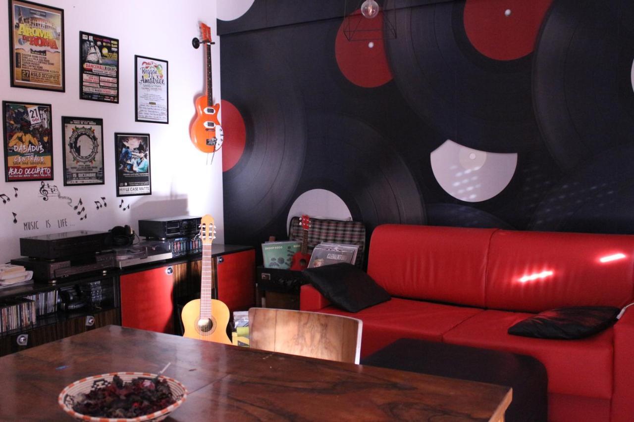 House Of Music Apartment ลาควิลา ภายนอก รูปภาพ
